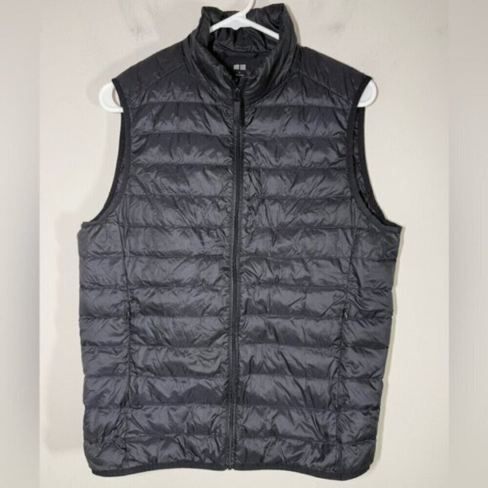 Uniqlo Black Water Repellent Puffer Vest size S